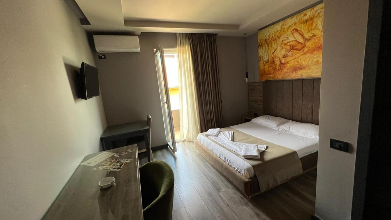 Vivi La Vita Hotel ติรานา ภายนอก รูปภาพ