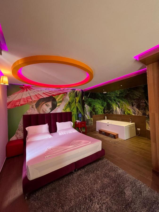 Vivi La Vita Hotel ติรานา ภายนอก รูปภาพ