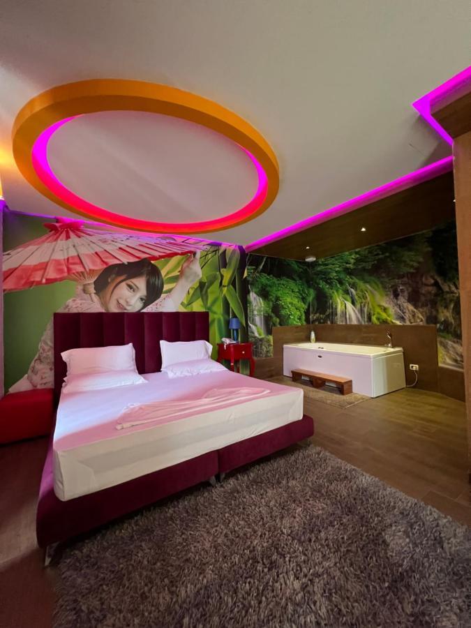 Vivi La Vita Hotel ติรานา ภายนอก รูปภาพ