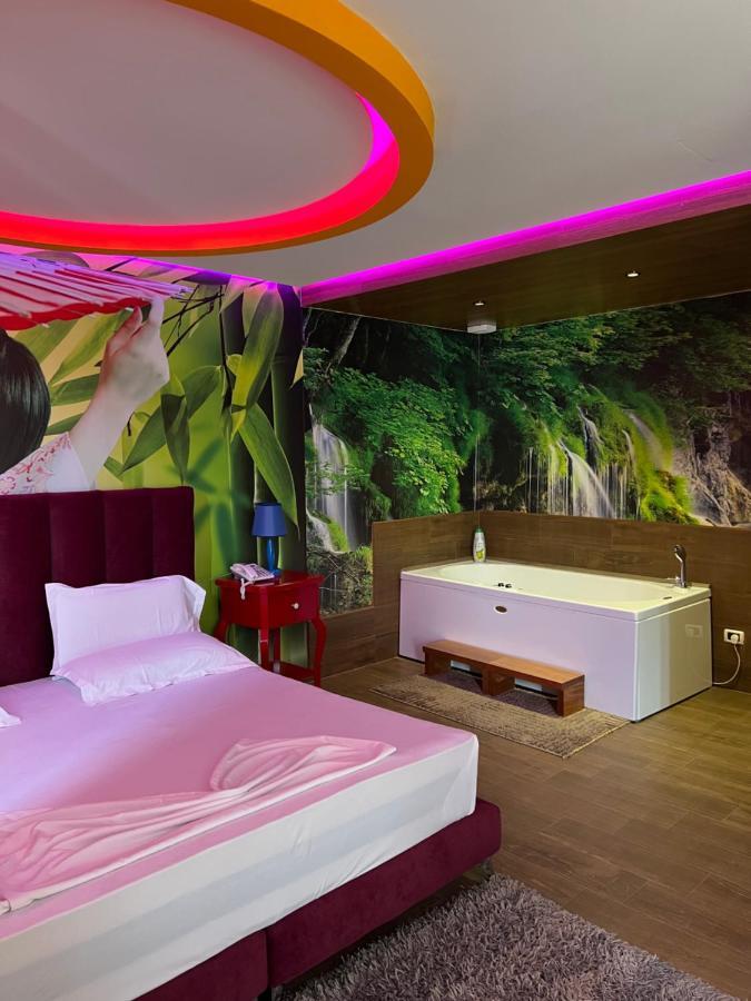 Vivi La Vita Hotel ติรานา ภายนอก รูปภาพ